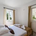 Apartment Deluxe Dobrila Kaštela