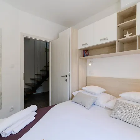Apartment Deluxe Dobrila