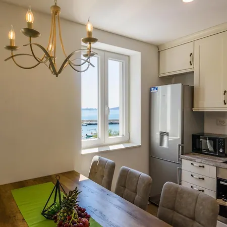 Apartamento Deluxe Dobrila Kaštela