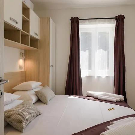 Deluxe Dobrila Apartamento Kaštela